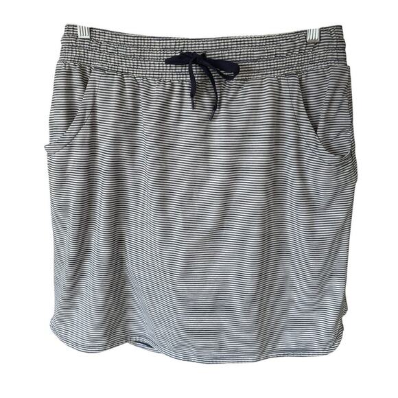 Duluth Trading Co Skort Blue Striped M Pockets Stretch Coastal Preppy Prep - Picture 1 of 6